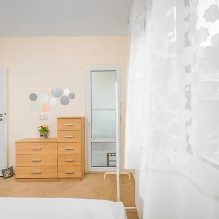 Apartament Your 2bd Away From With Working Space Sofia