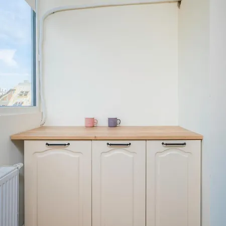 Your 2bd Away From With Working Space Apartment